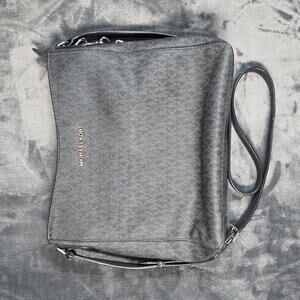 Michael Kors Jet Set Travel Messenger Crossbody Black Logo Bag